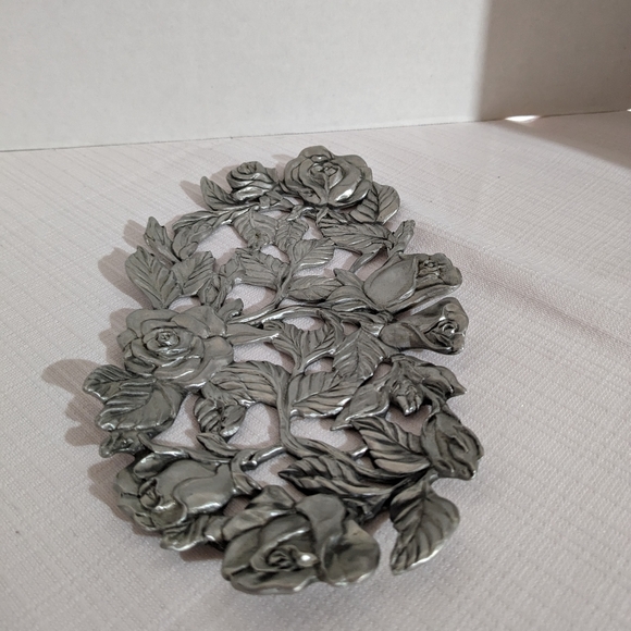 Vintage Seagull Canada Pewter 1996 trinket tray roses and leaves Ethain Zinn - Picture 2 of 5